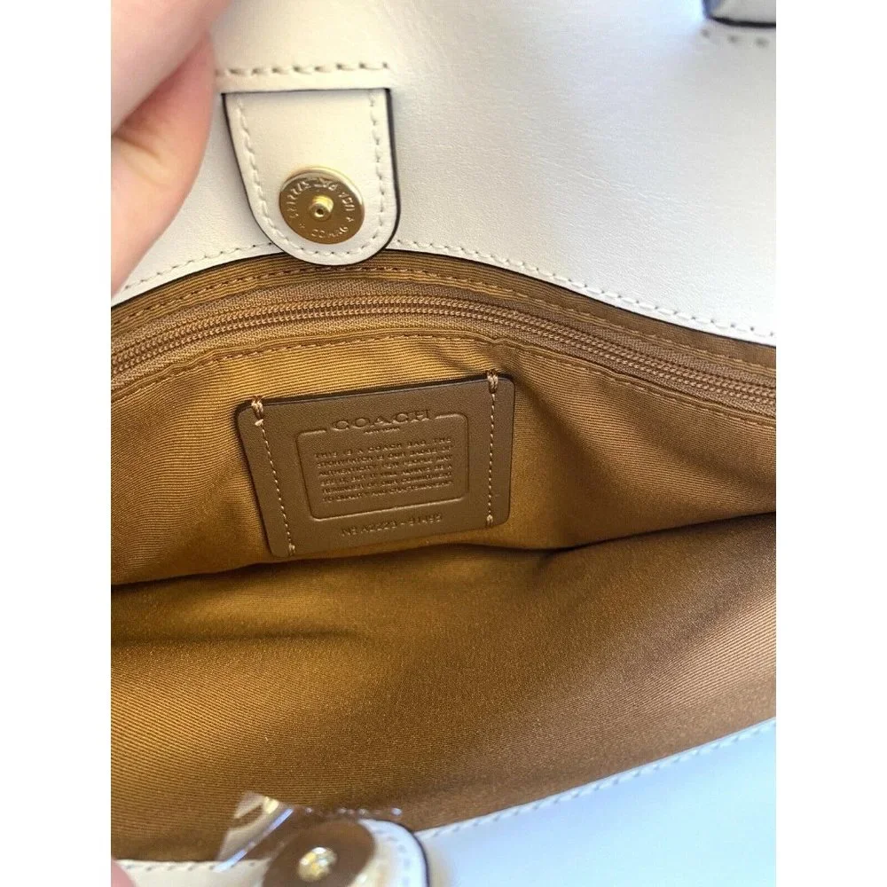 COACH NWT $428 Lillie Carryall Handbag Gold/Chalk) Signature Canvas Detachable - Picture 11 of 12